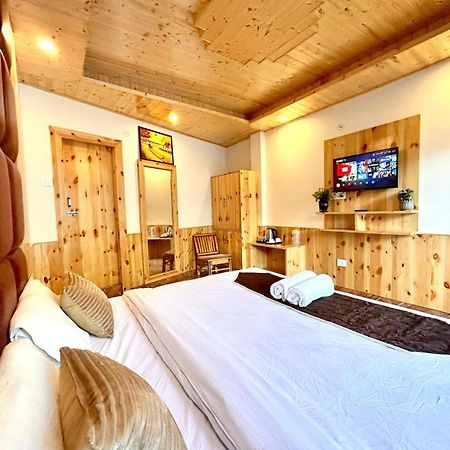 Hotel Jannat Manāli Eksteriør billede