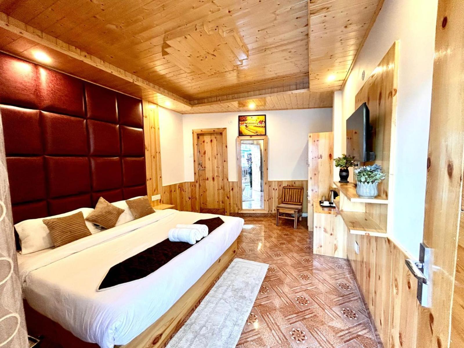 Hotel Jannat Manāli Eksteriør billede